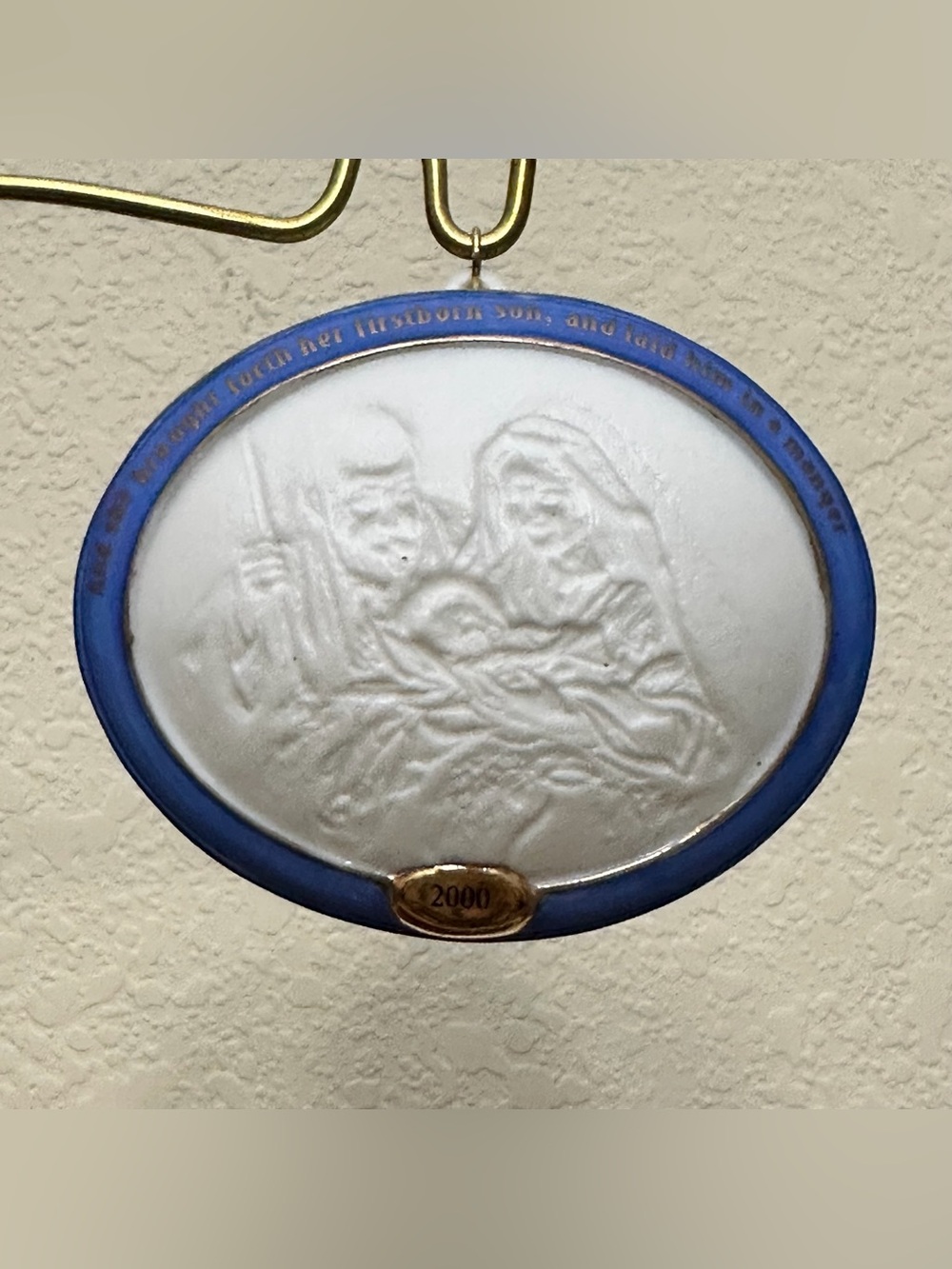 Hallmark Nativity The Blessed Family 2000 Magic Light Up Christmas Ornament